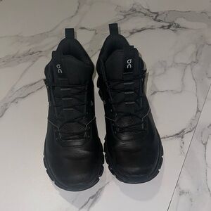 On Cloud Hi Waterproof